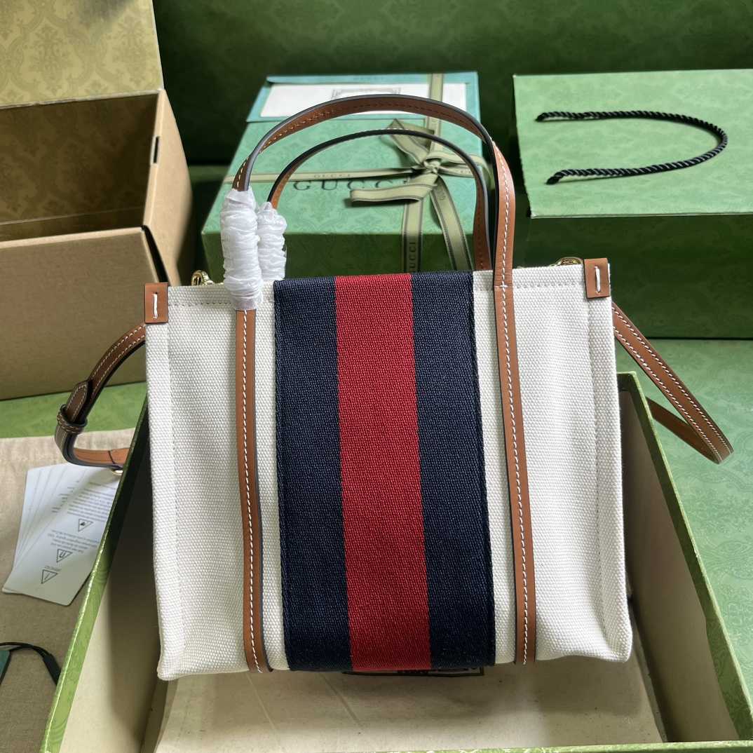 Gucci Mini Interlocking G Tote Bag (22.5x 18.5x 11cm) - 