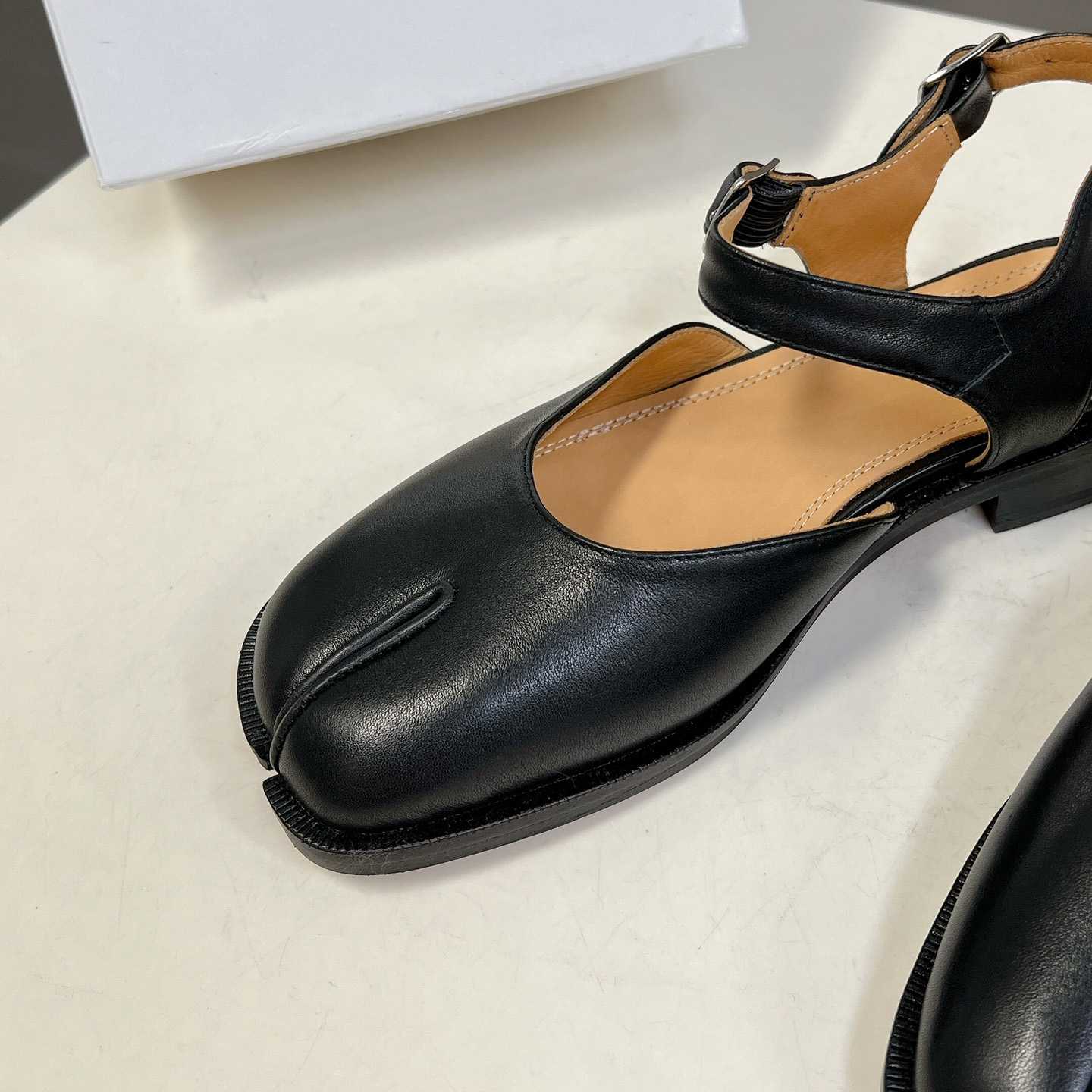Maison Margiela Tabi Sandals - 