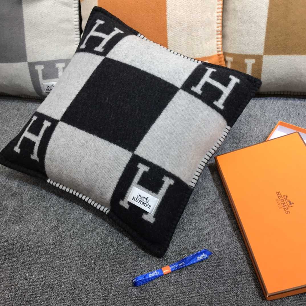 Hermes Avalon Pillow - 