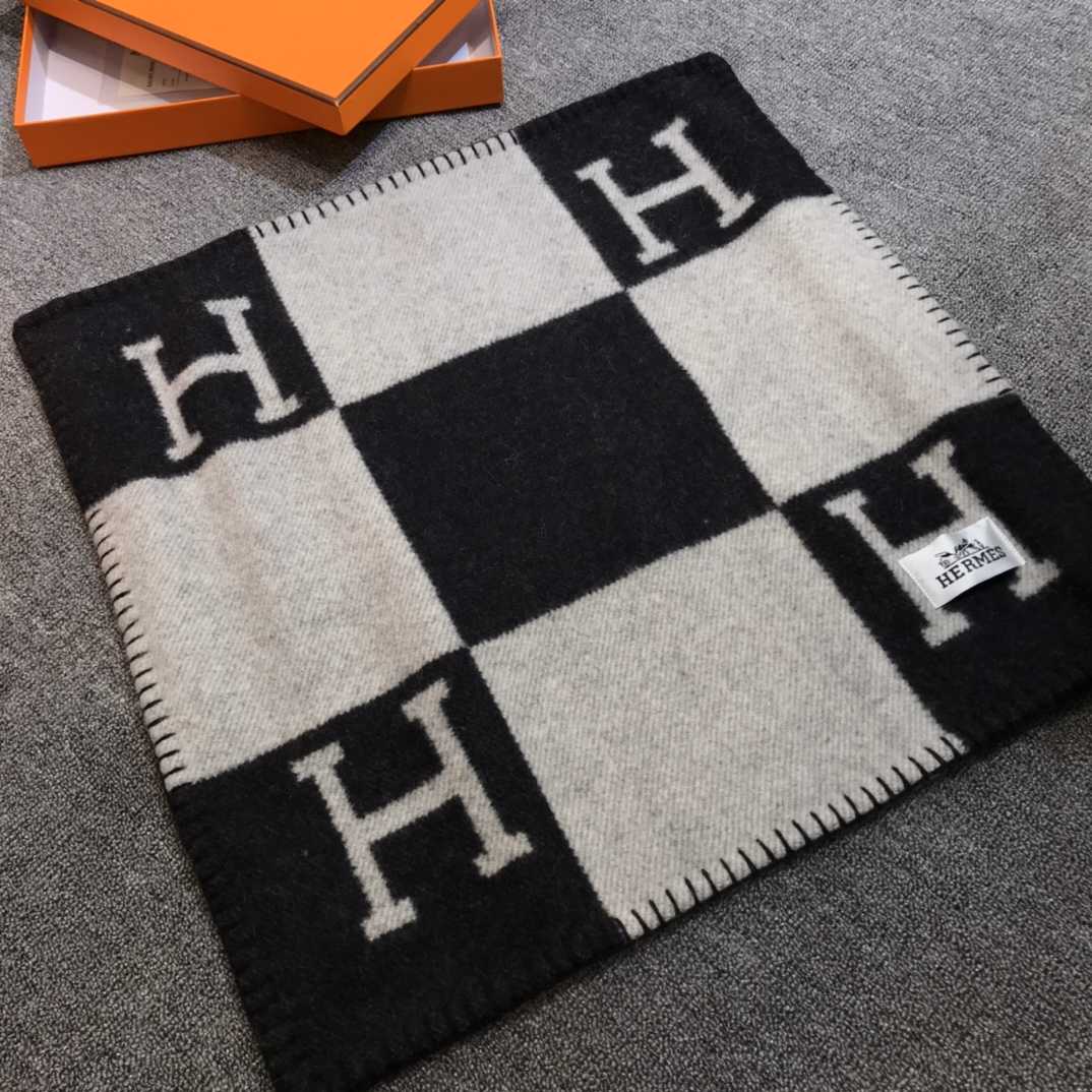 Hermes Avalon Pillow - 