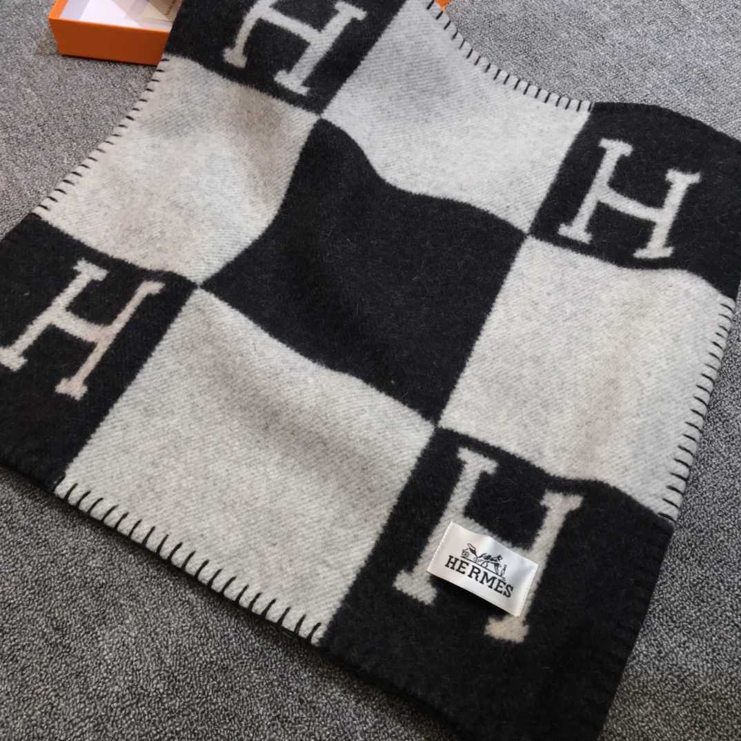 Hermes Avalon Pillow - 