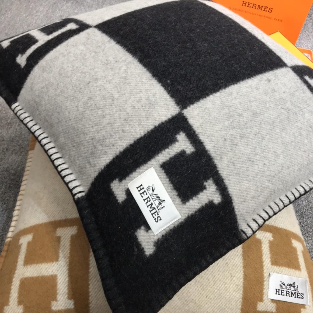 Hermes Avalon Pillow - 