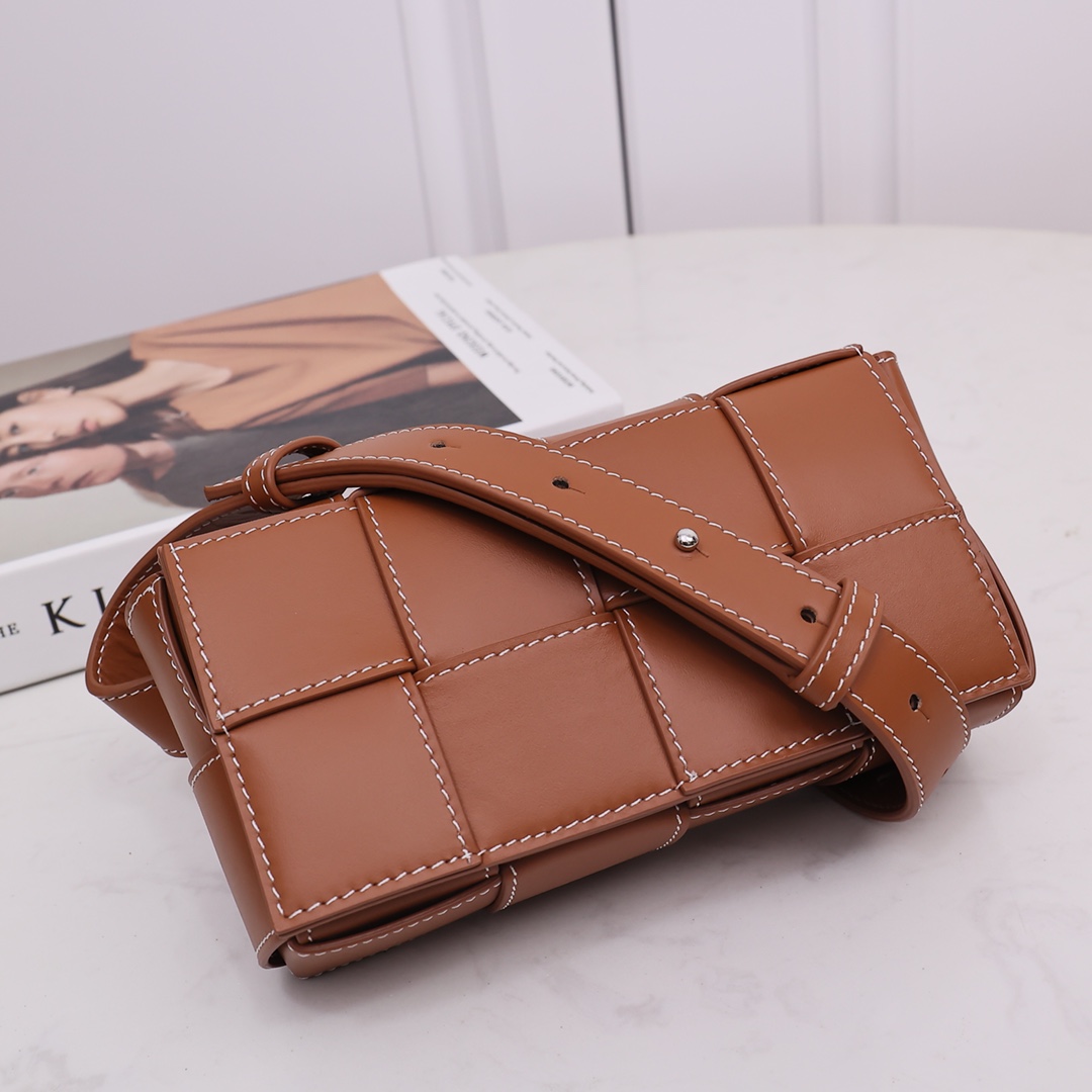 Bottega Veneta Cassette Belt Bag - 