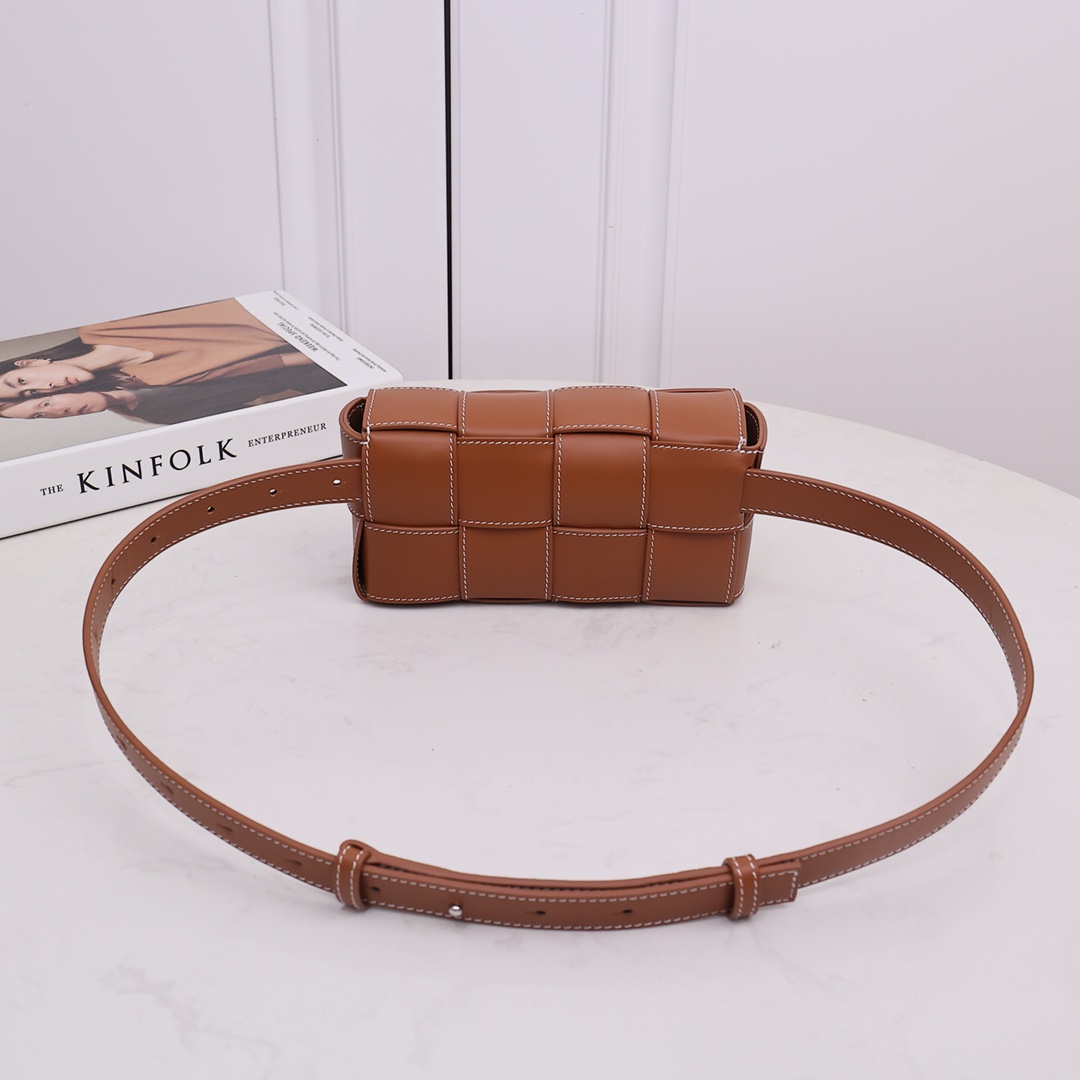 Bottega Veneta Cassette Belt Bag - 