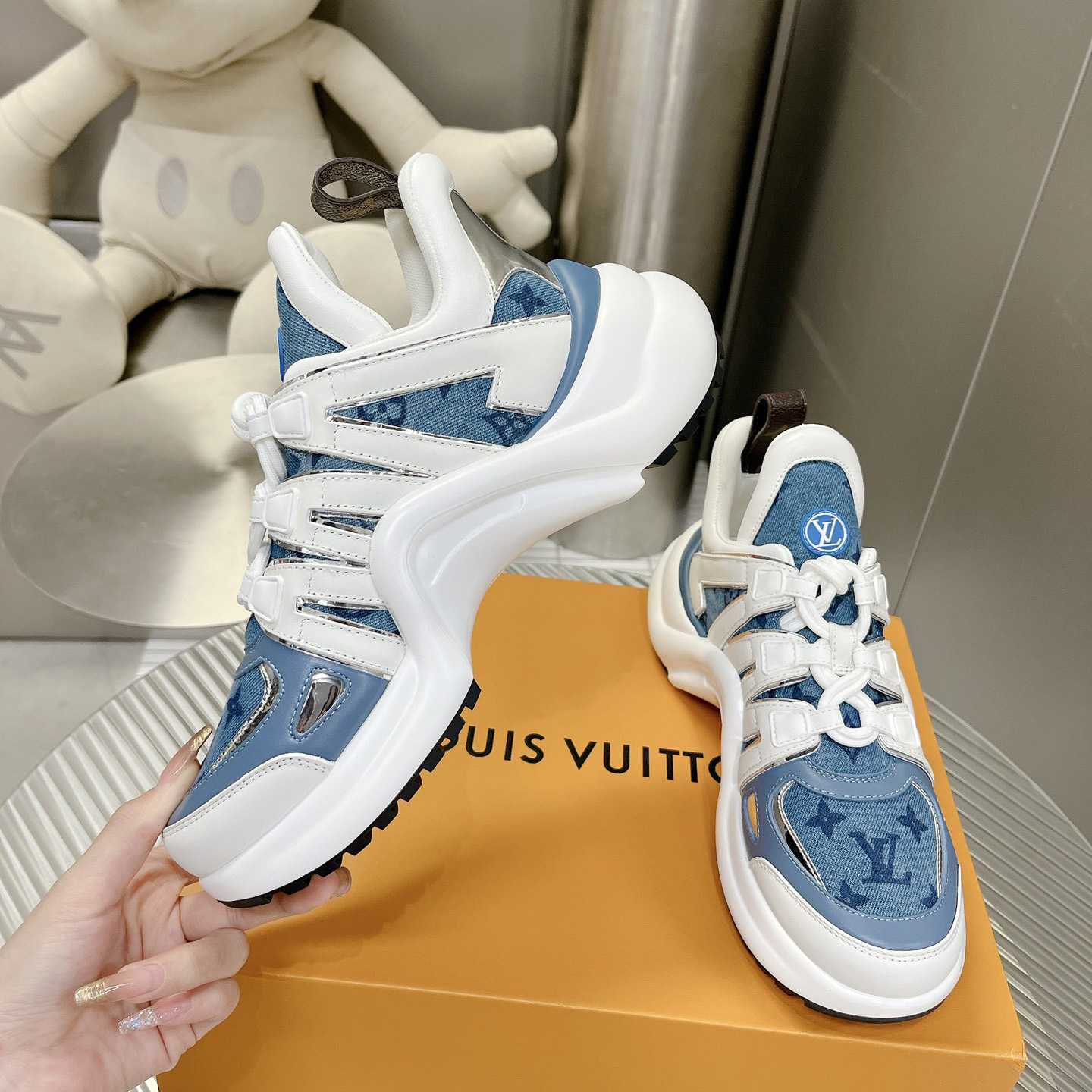 Louis Vuitton LV Archlight Sneaker    - 