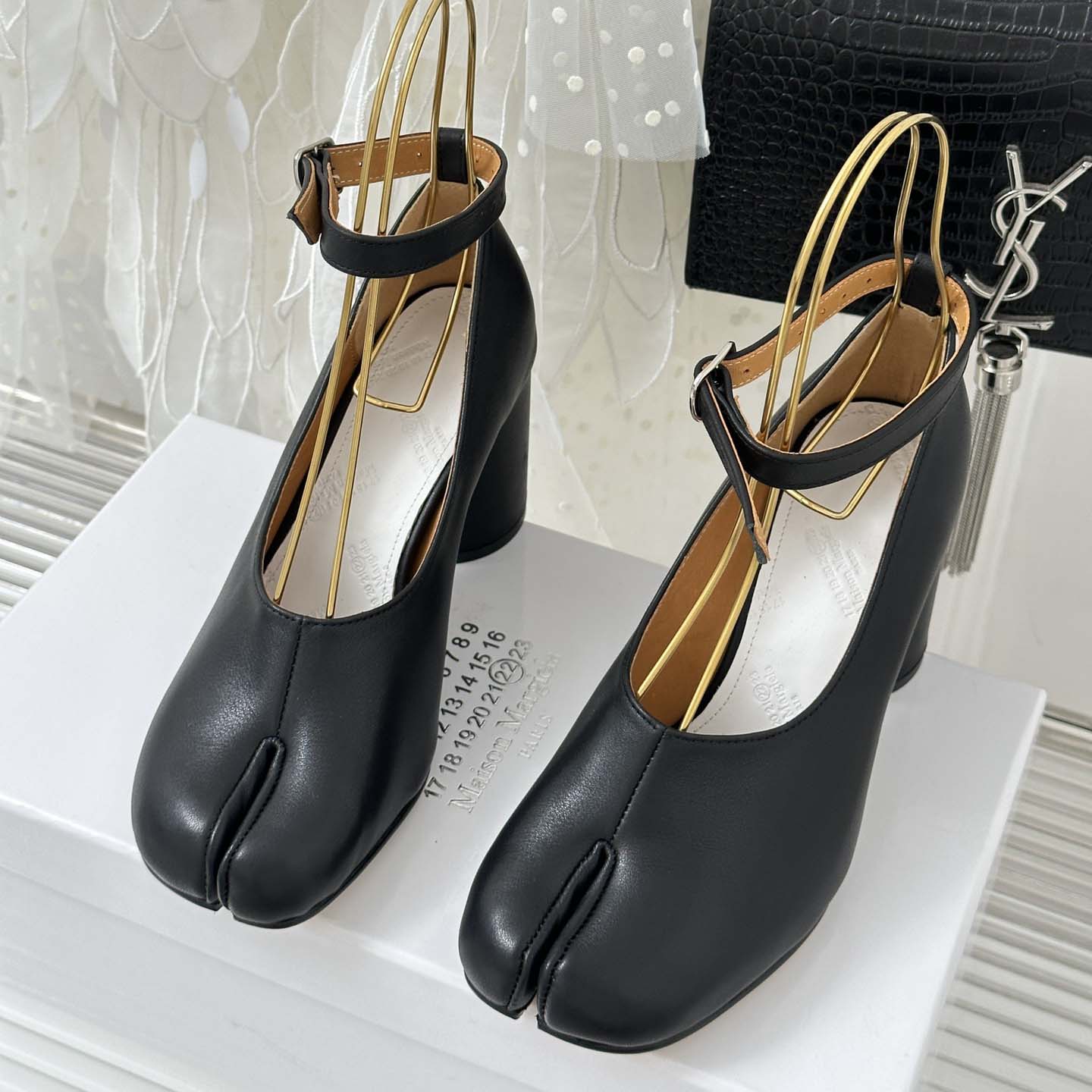 Maison Margiela Tabi Ankle-strap Pumps - 