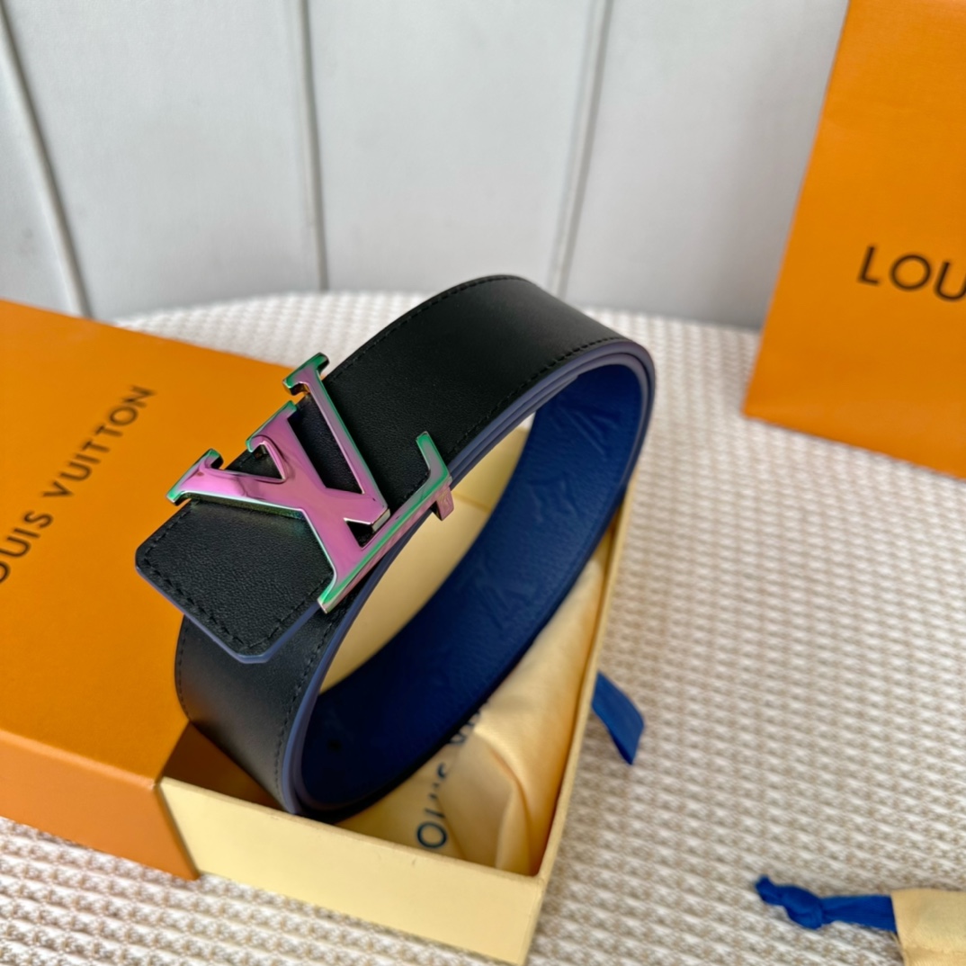 Louis Vuitton LV Initials 40mm Reversible Belt   M8260U - 