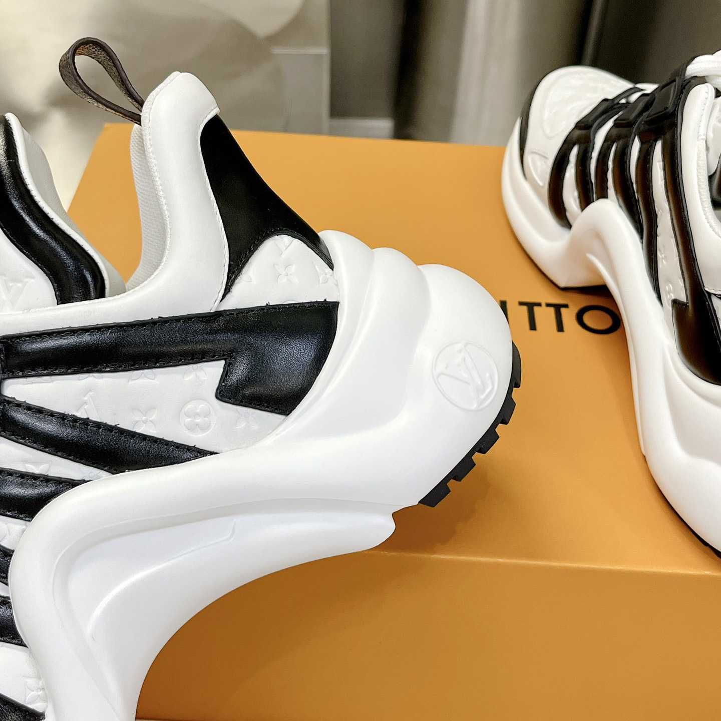 Louis Vuitton LV Archlight Sneaker    - 