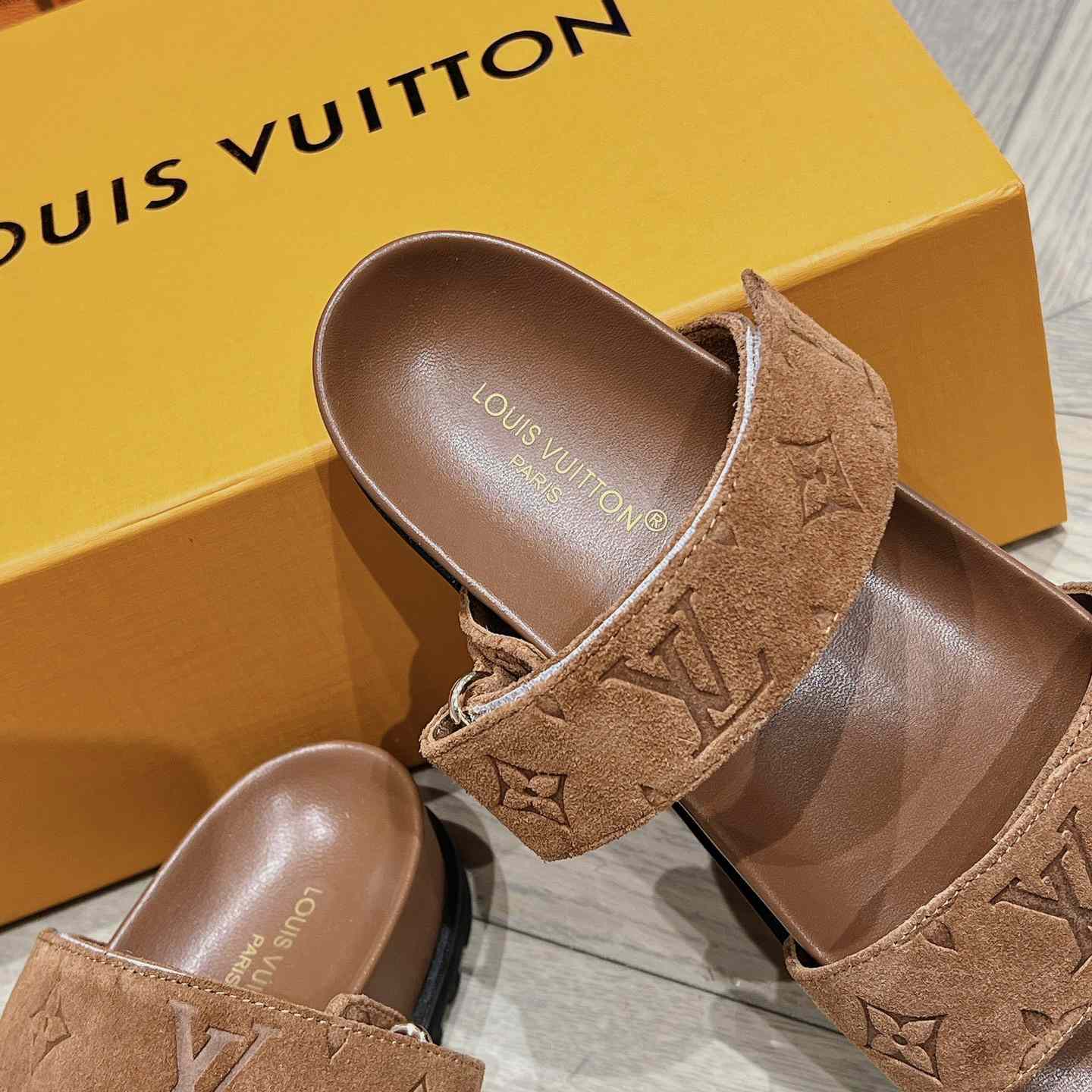Louis Vuitton Bom Dia Flat Comfort Mule    1ABOY4 - 