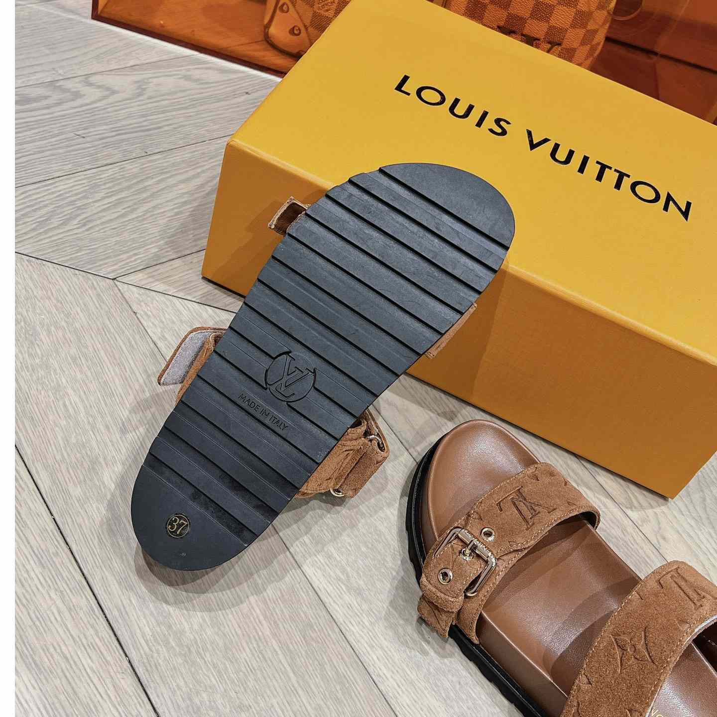 Louis Vuitton Bom Dia Flat Comfort Mule    1ABOY4 - 