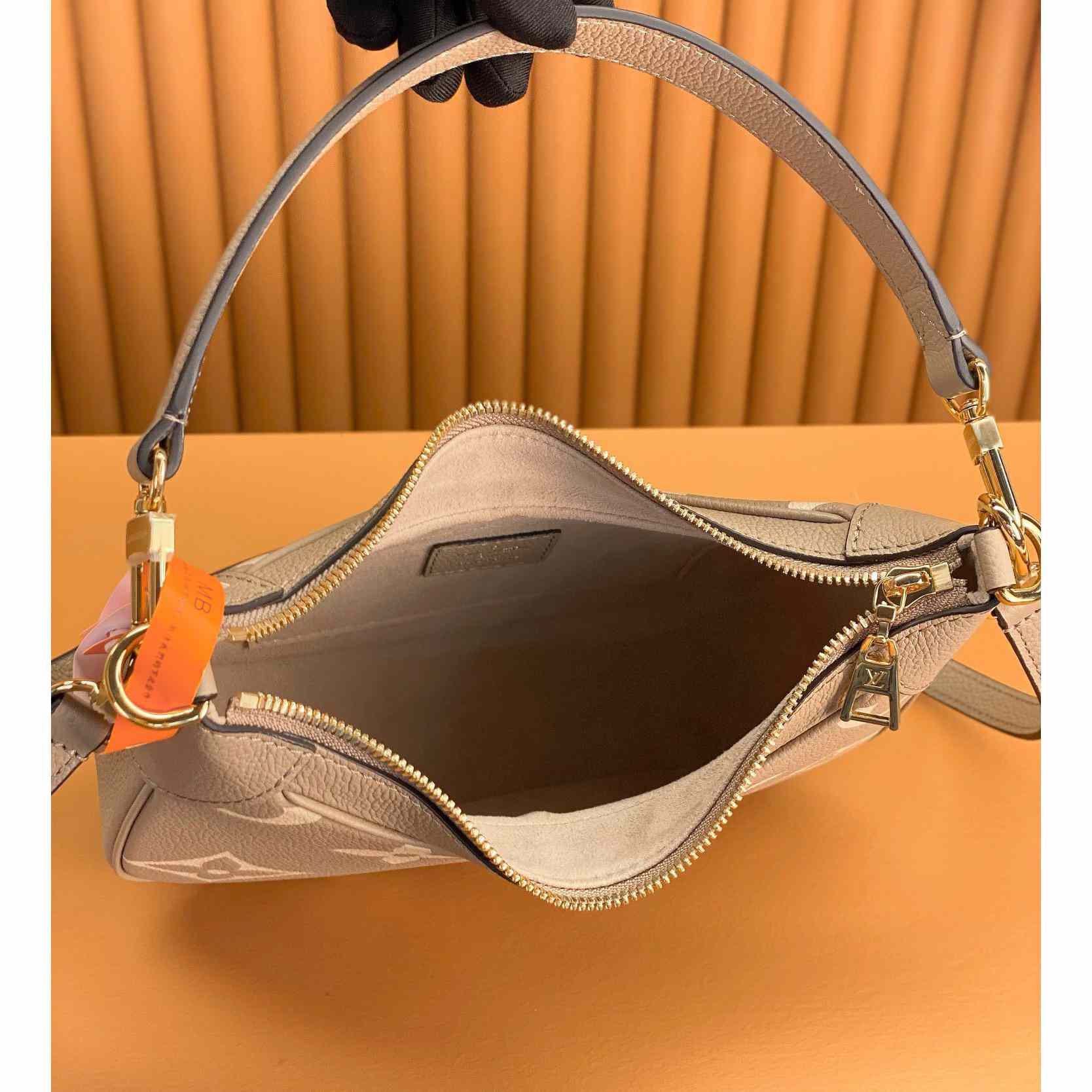 Louis Vuitton Bagatelle (24x18x7cm)      M46112 - 