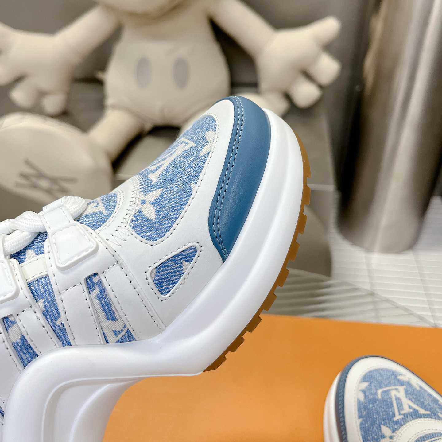 Louis Vuitton LV Archlight Sneaker     1AB30T - 