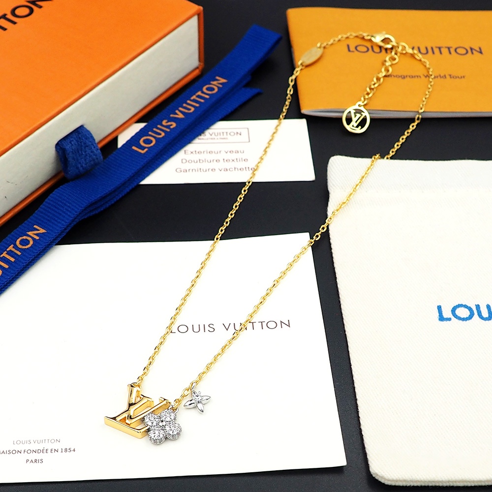 Louis Vuitto LV Gram Necklace   - 