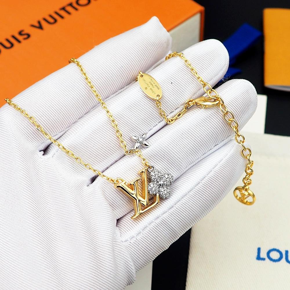 Louis Vuitto LV Gram Necklace   - 
