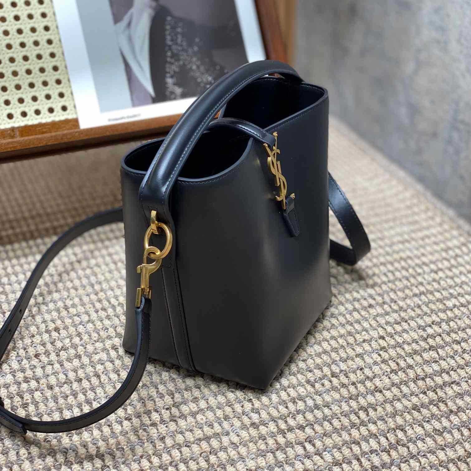 Saint Laurent Le 37 Small In Shiny Leather - 