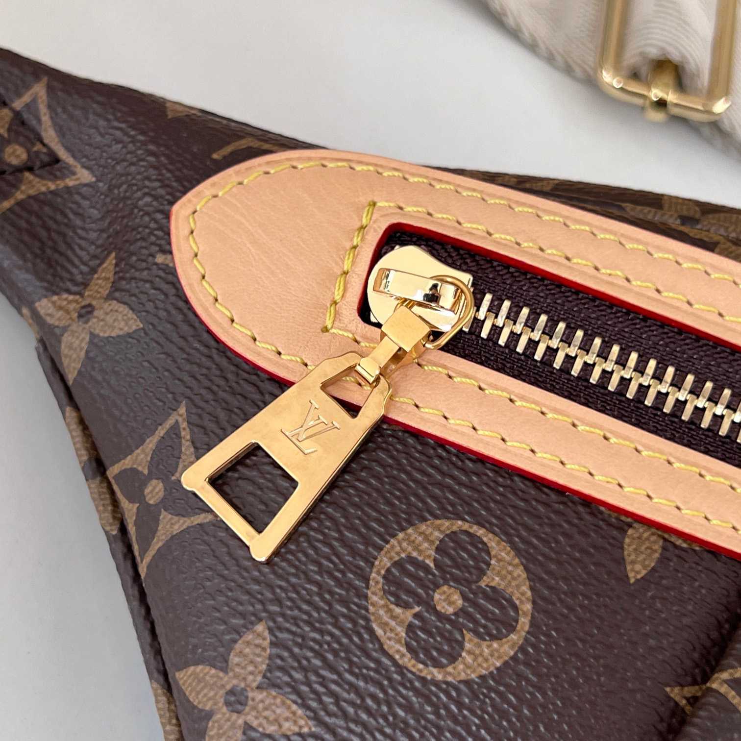 Louis Vuitton High Rise (38×16×8cm)  M46784C - 