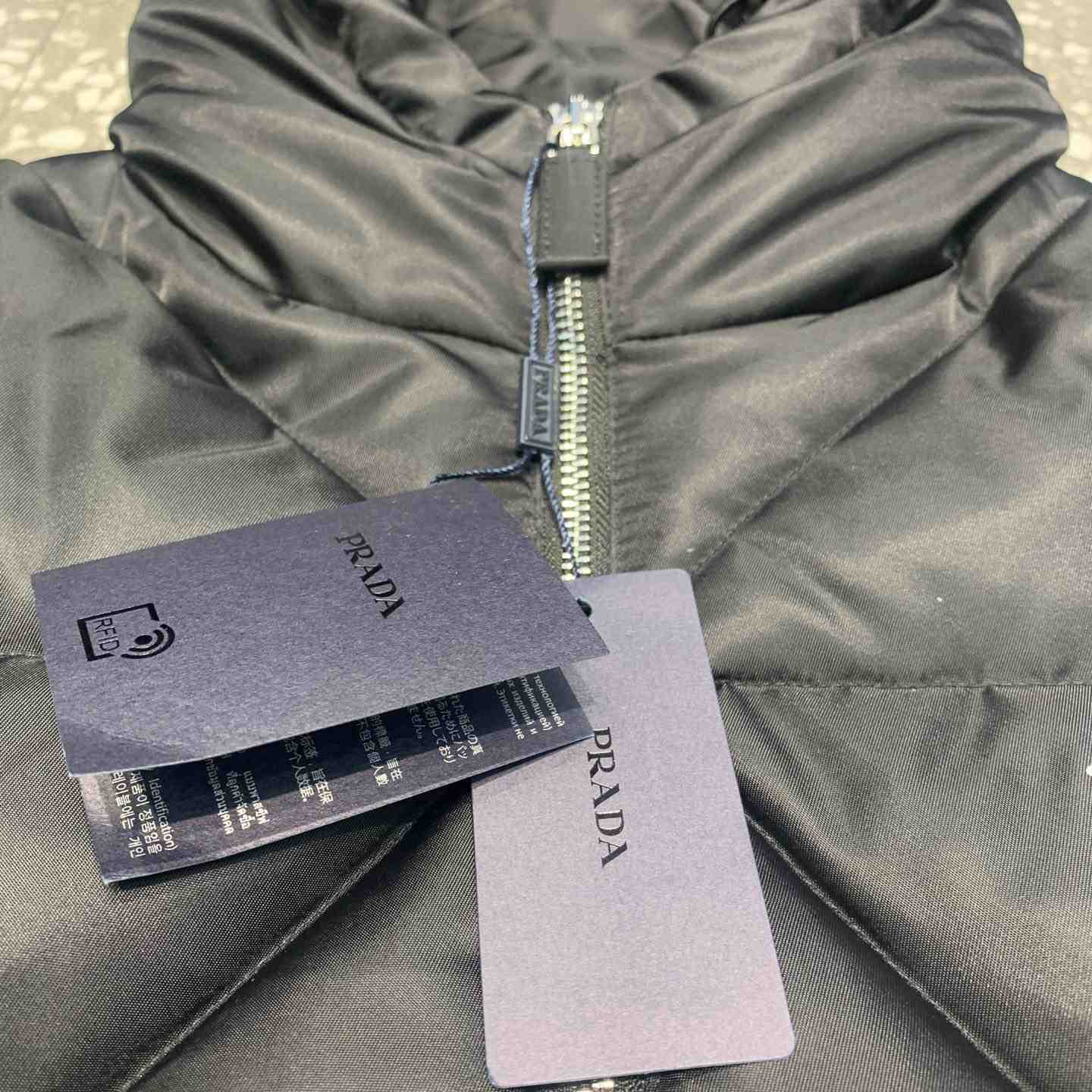 Prada Cropped Re-Nylon Down Jacket - 