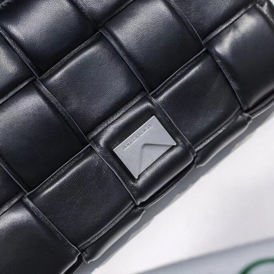 Bottega Veneta Padded Cassette Bag(26*18*8CM) - 