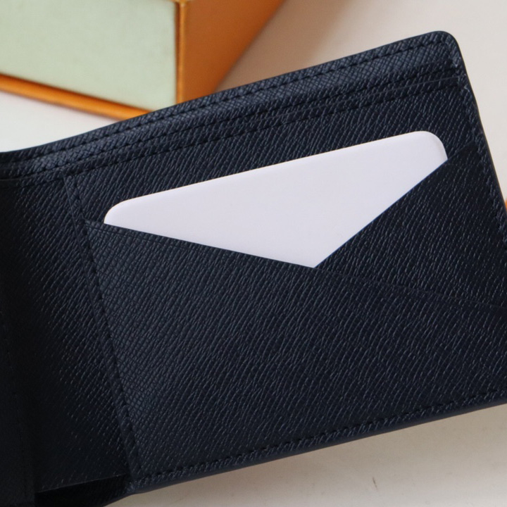 Louis Vuitton Multiple Wallet (7.5 x 11.1 x 1cm)   M82827 - 