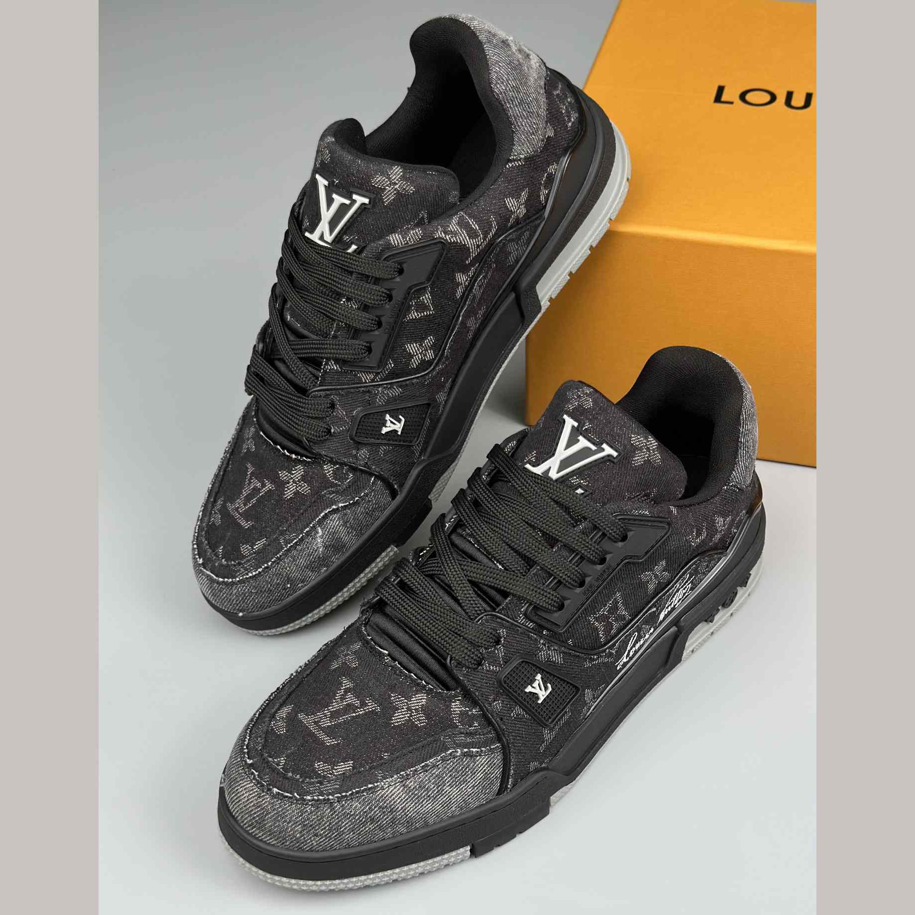 Louis Vuitton lv Trainer Sneaker (Upon UK Size) - 