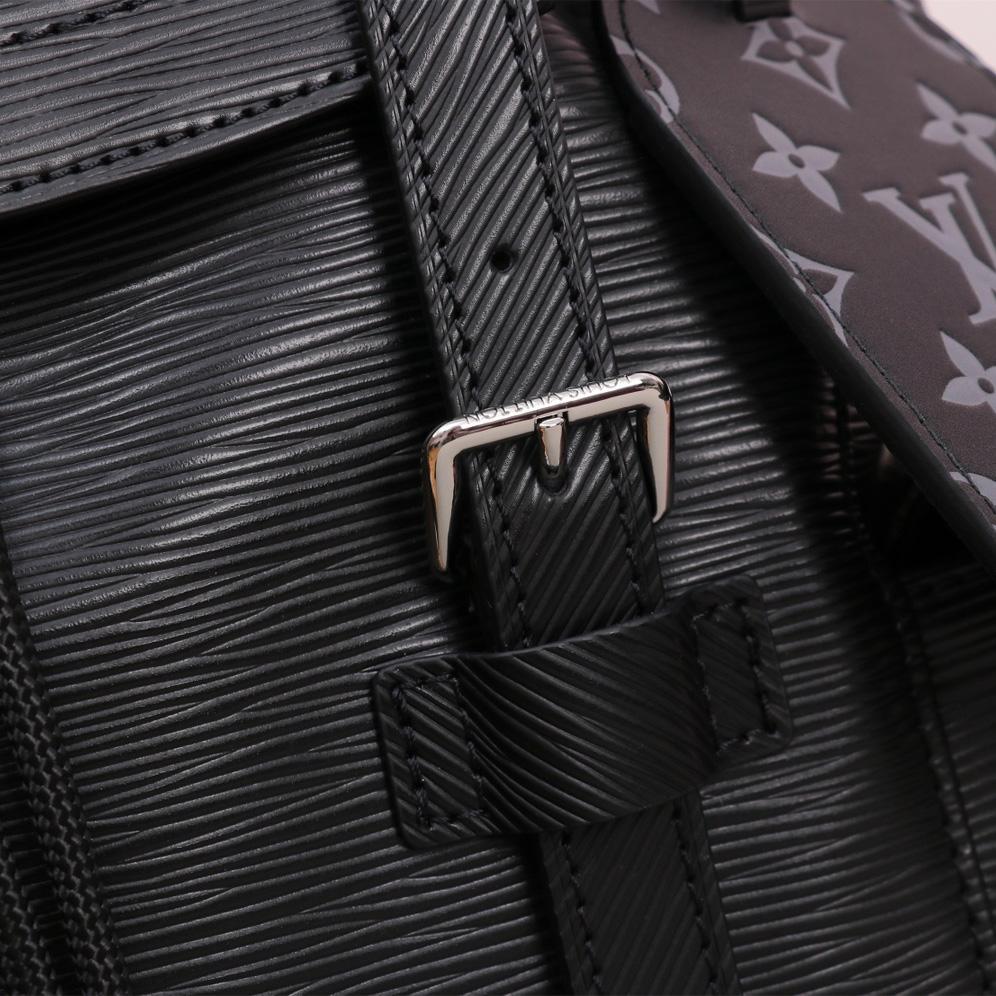 Louis Vuitton Christopher MM     - 