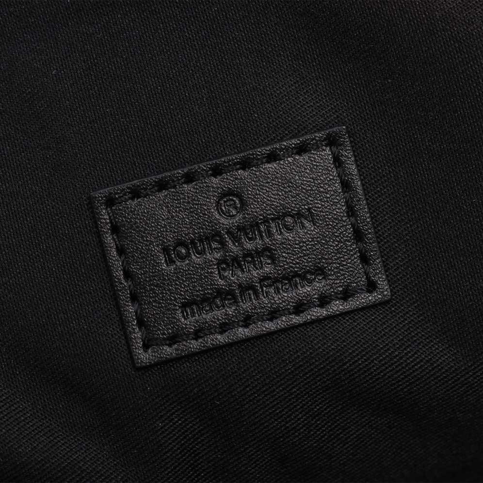 Louis Vuitton Christopher MM     - 