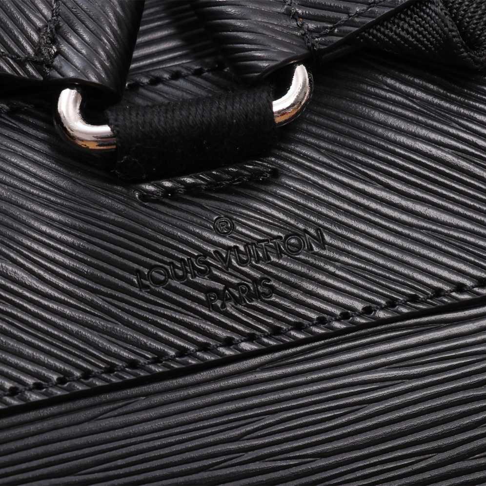 Louis Vuitton Christopher MM     - 
