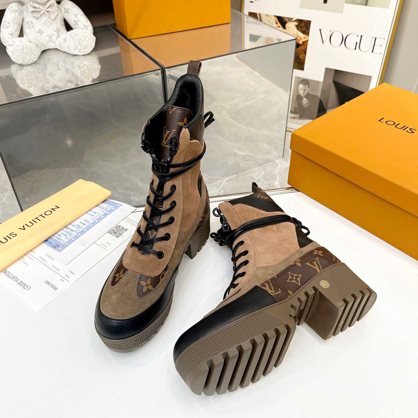Louis Vuitton Laureate Desert Boots  - 