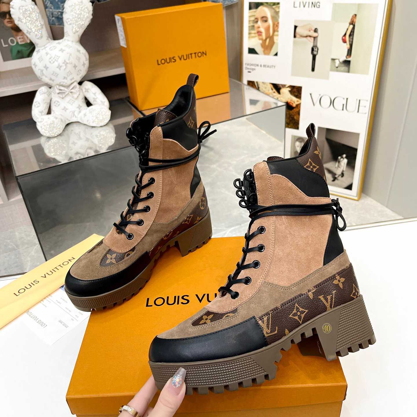 Louis Vuitton Laureate Desert Boots  - 