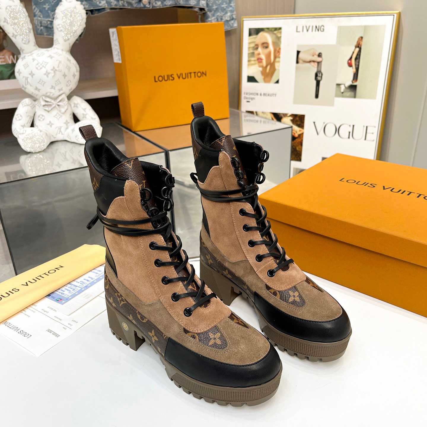 Louis Vuitton Laureate Desert Boots  - 