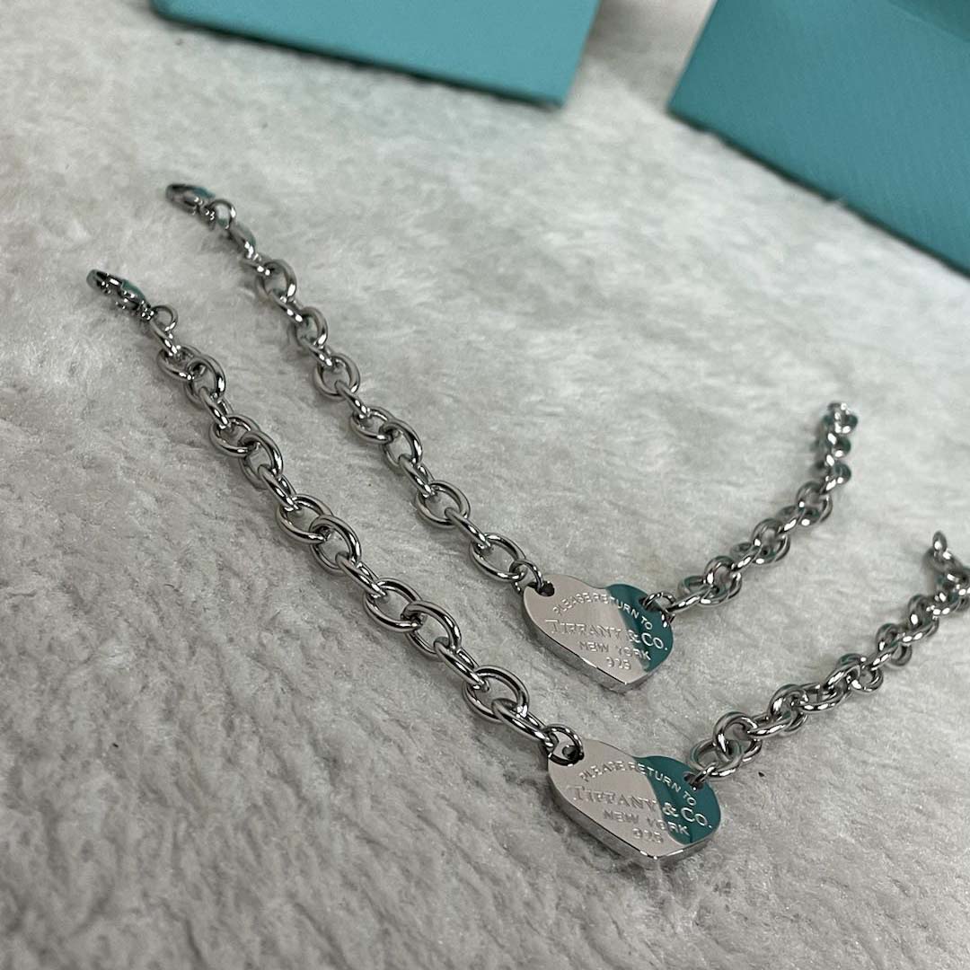 Tiffany&CO Full Heart Toggle Bracelet - 