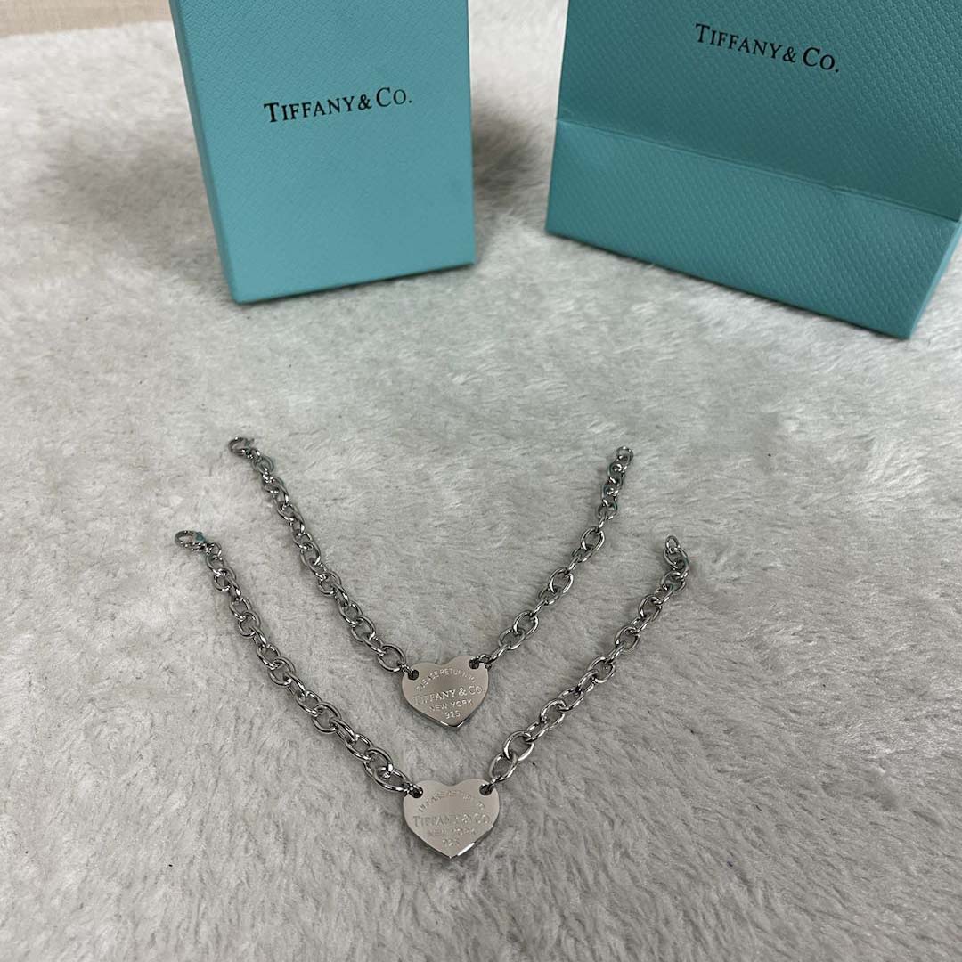 Tiffany&CO Full Heart Toggle Bracelet - 