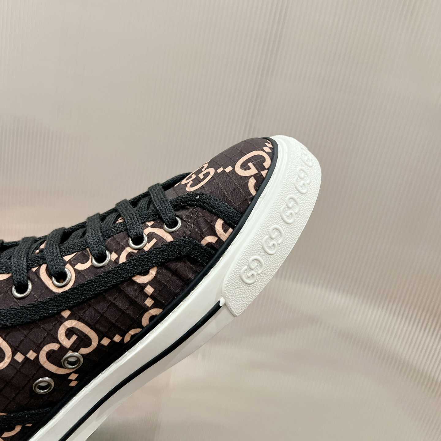 Gucci Tennis 1977 High-top Sneaker(upon uk size) - 