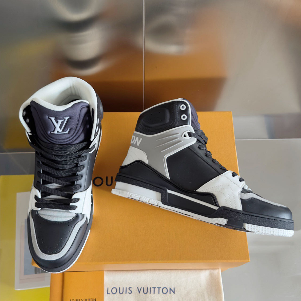 Louis Vuitton LV Trainer Sneaker            - 