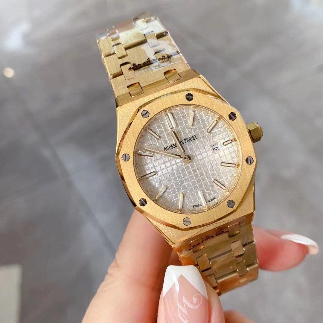 Audemars Piguet Women's Watch   33mm - DesignerGu