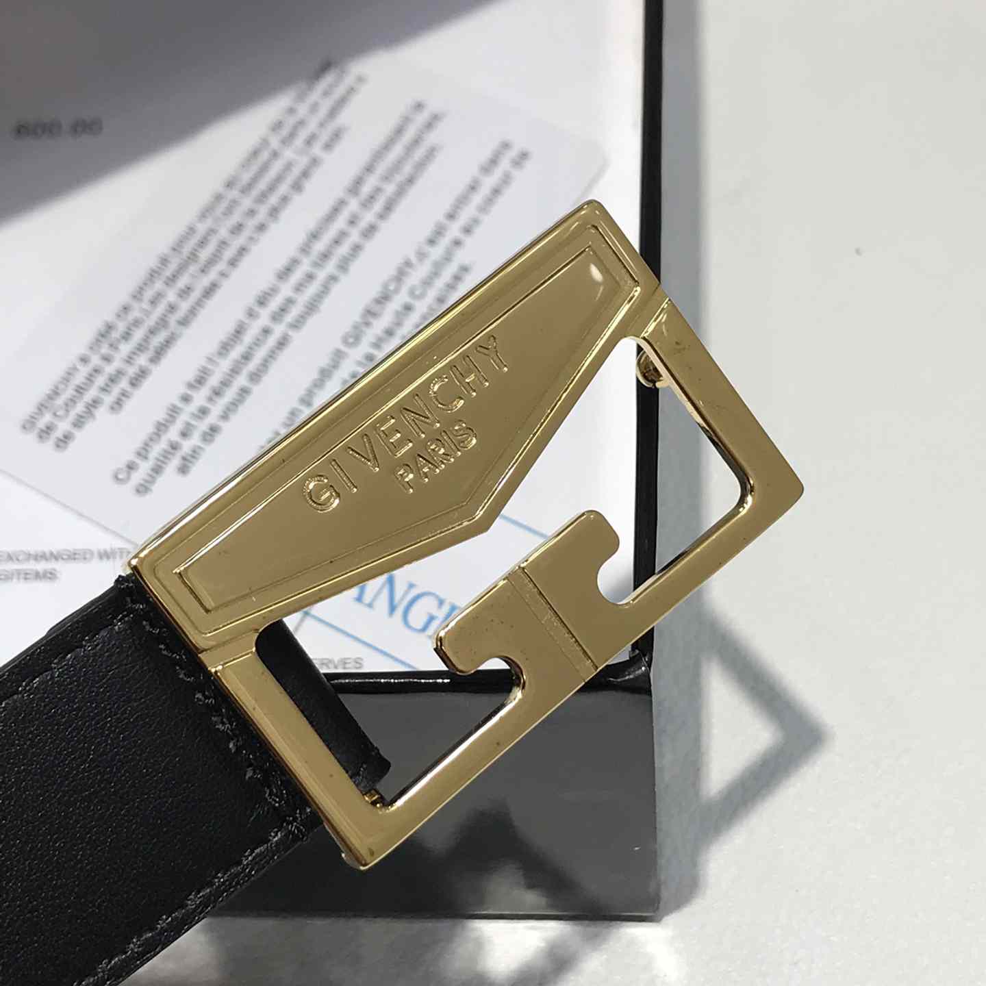Givenchy  Leather Belt      30mm - 