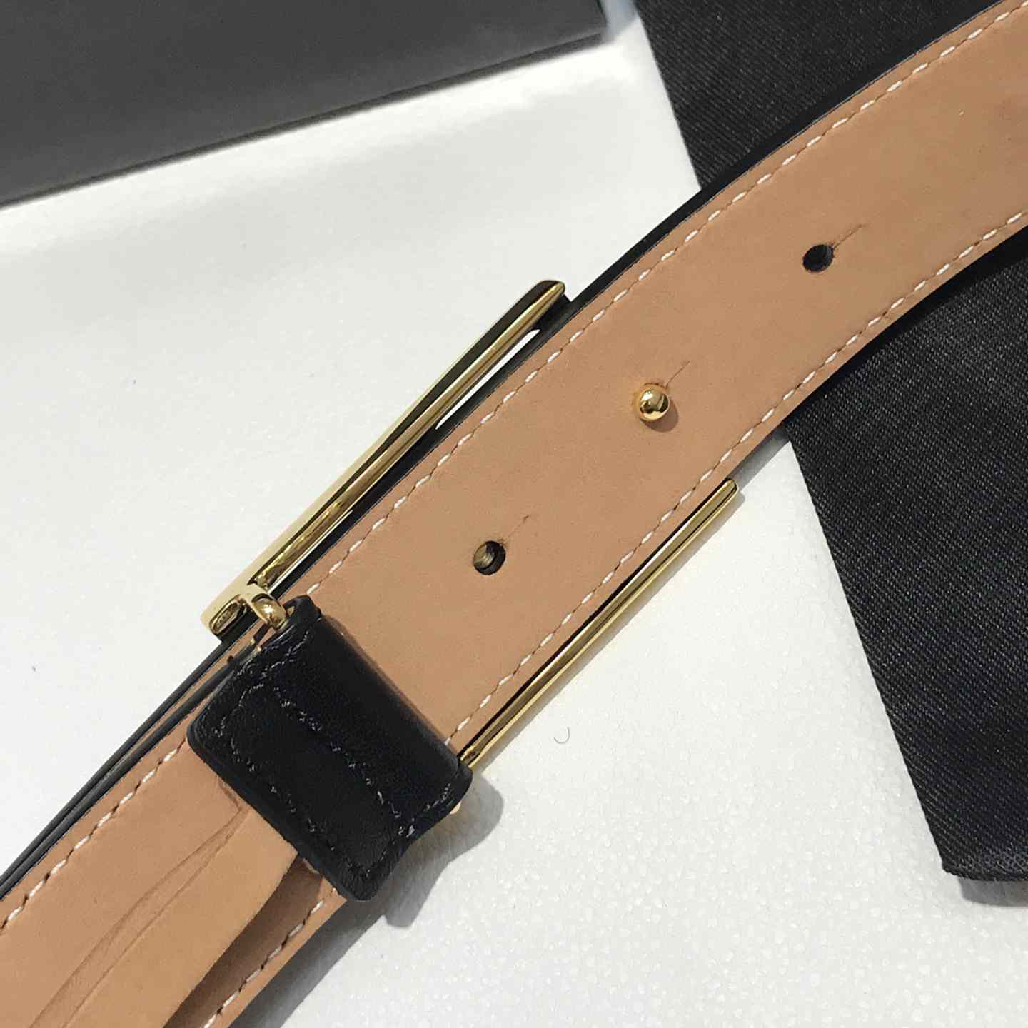 Givenchy  Leather Belt      30mm - 