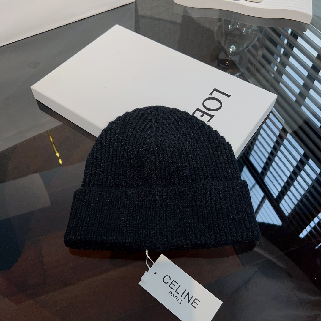 Celine  Embroidered Beanie In Ribbed Wool - 