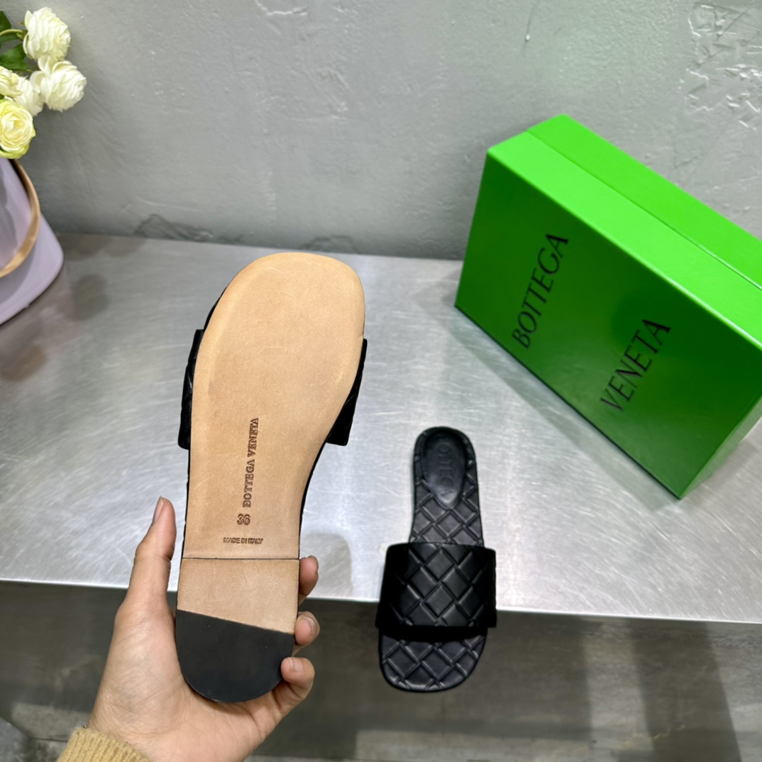Bottega Veneta Amy Flat Mule - 