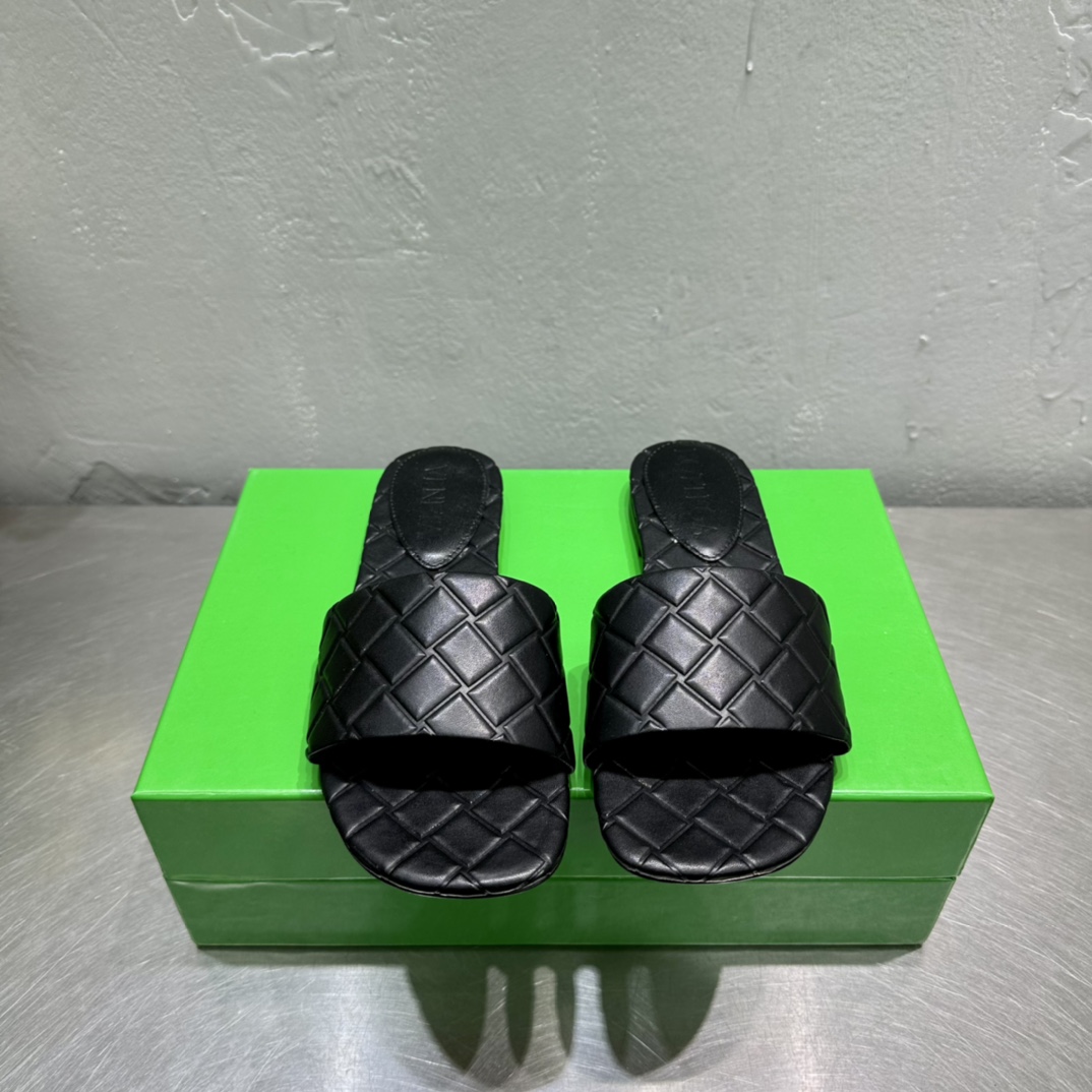Bottega Veneta Amy Flat Mule - 