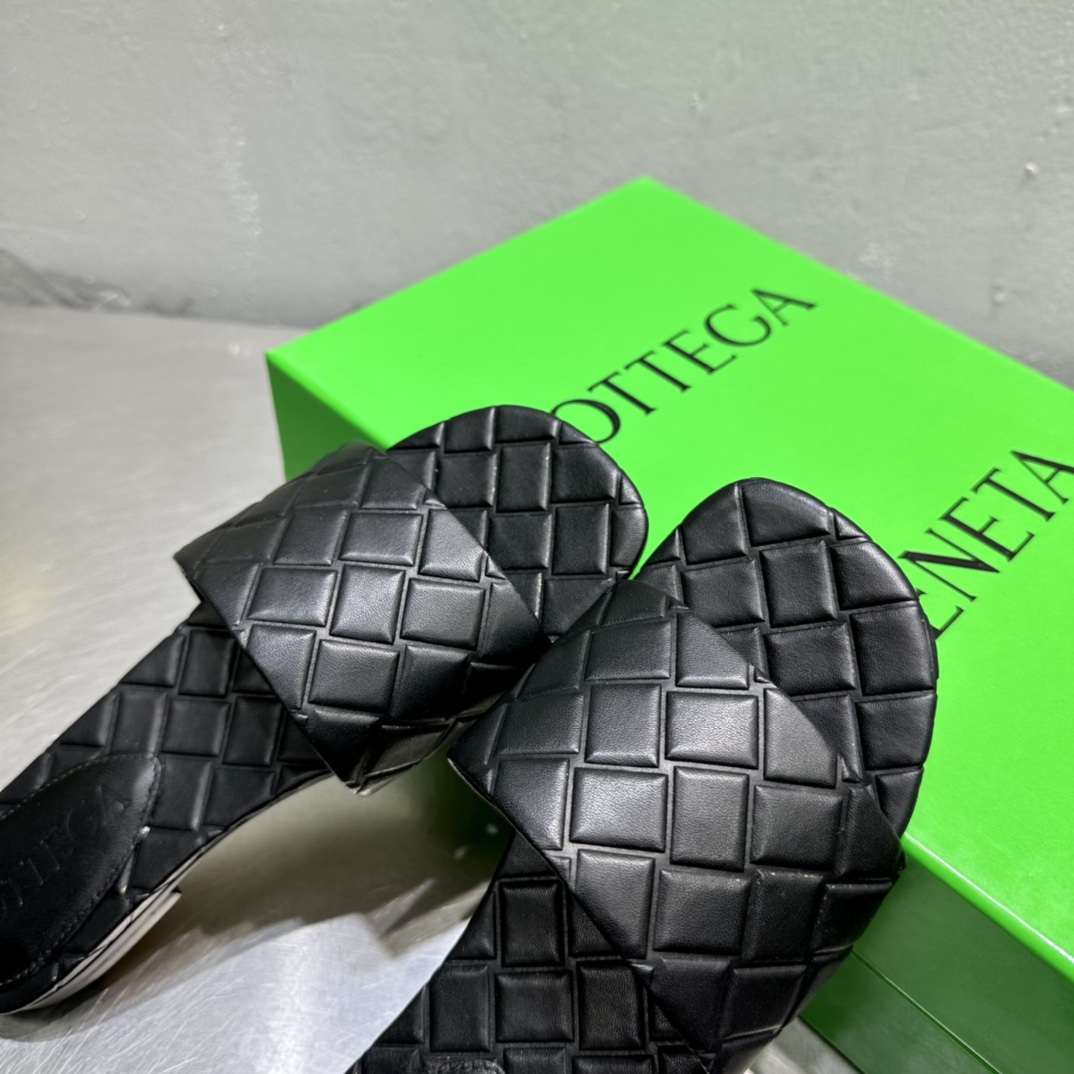 Bottega Veneta Amy Flat Mule - 