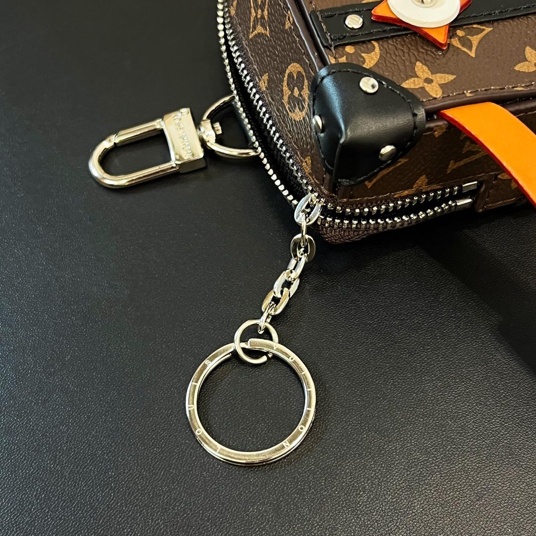 Louis Vuitton Mister Trunk Key Holder and Bag Charm   M01201 - 