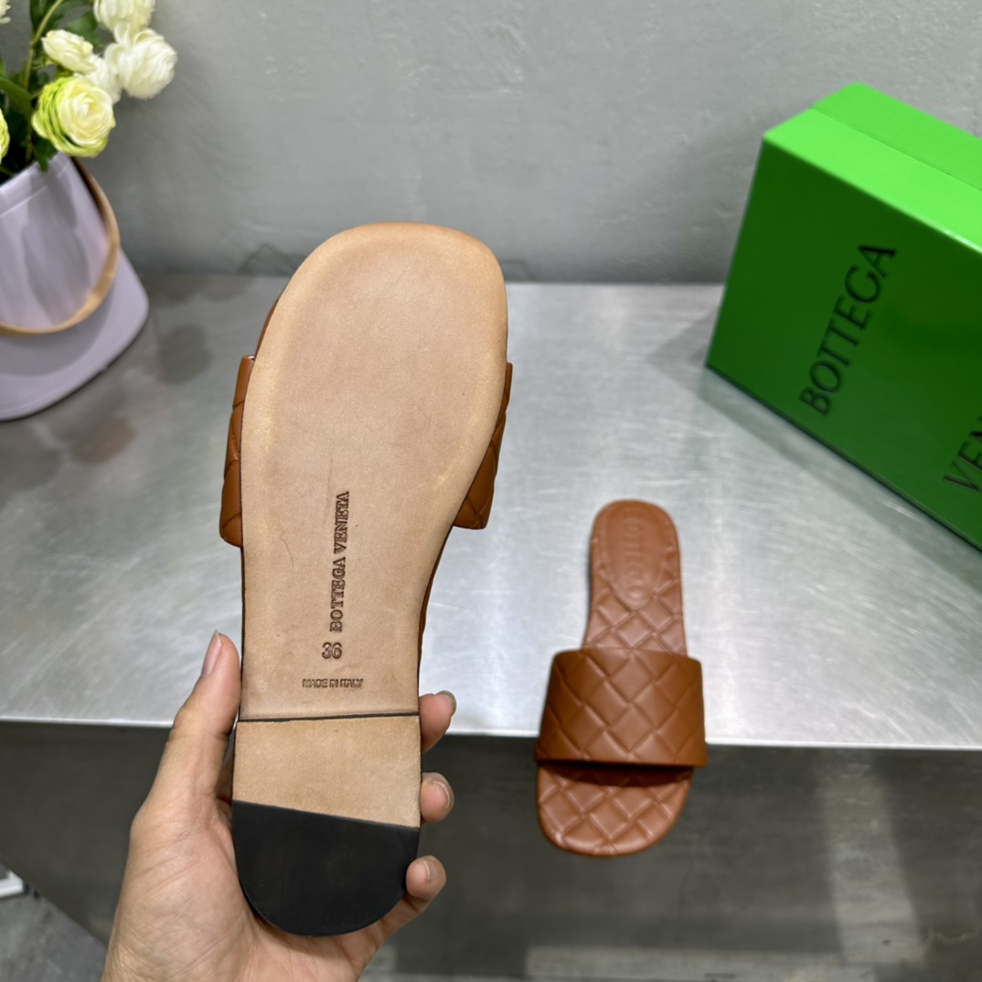 Bottega Veneta Amy Flat Mule - 