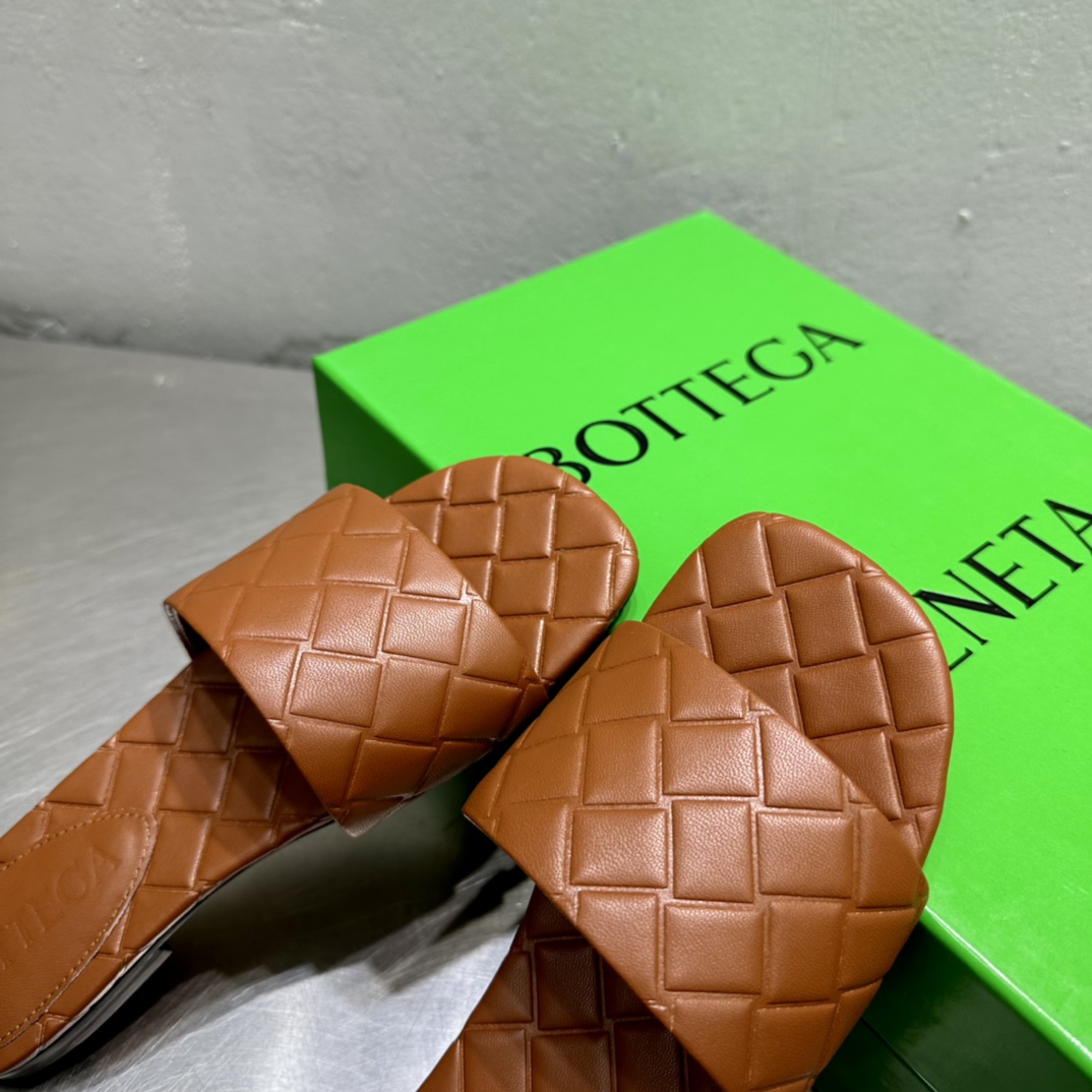 Bottega Veneta Amy Flat Mule - 