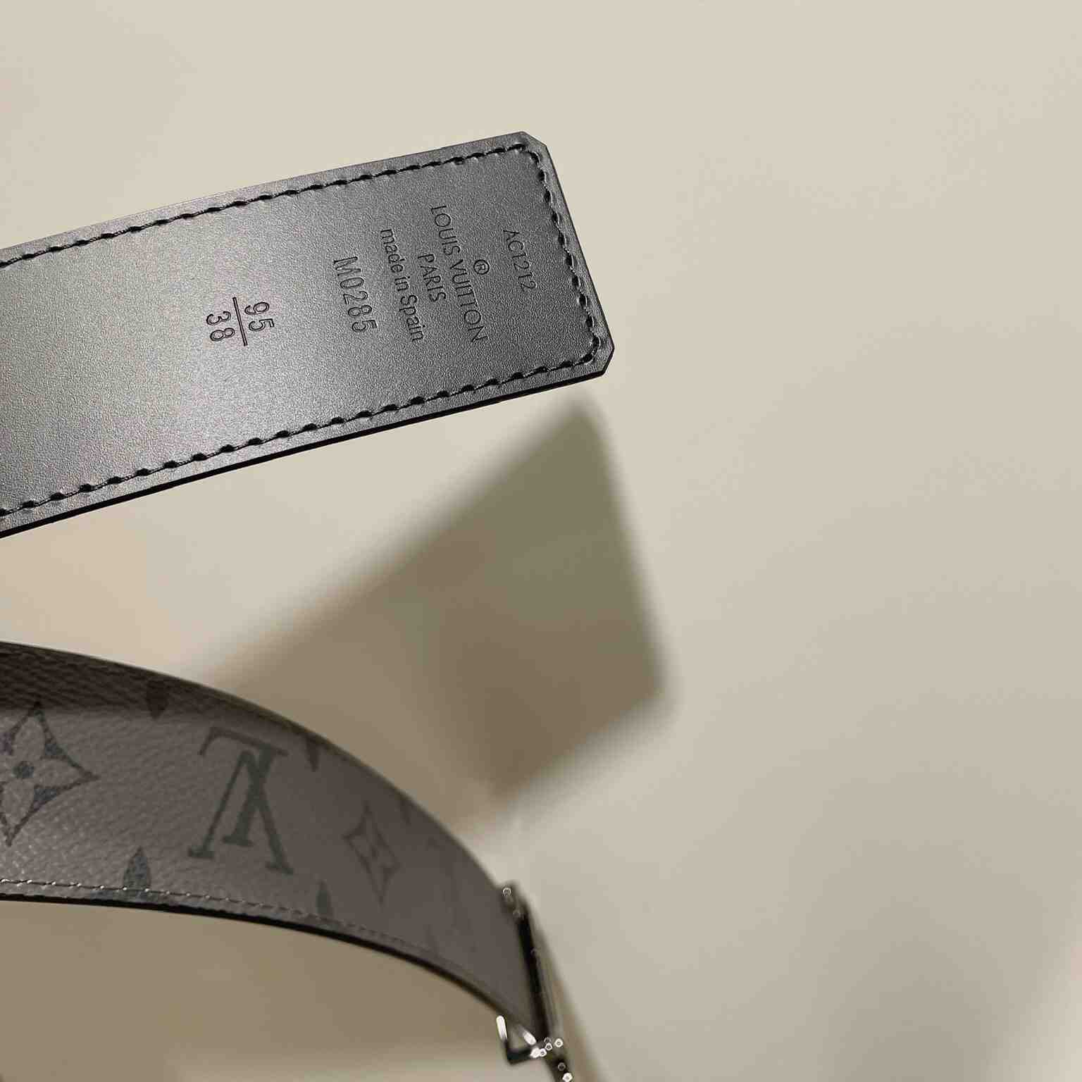 Louis Vuitton LV Initiales 40mm Reversible Belt   M0285 - 