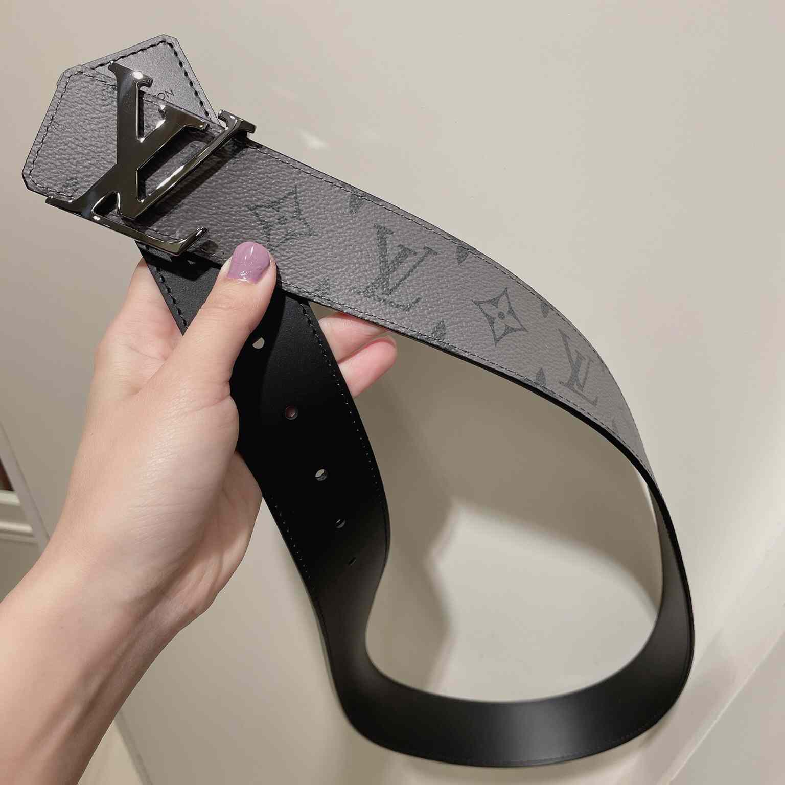 Louis Vuitton LV Initiales 40mm Reversible Belt   M0285 - 