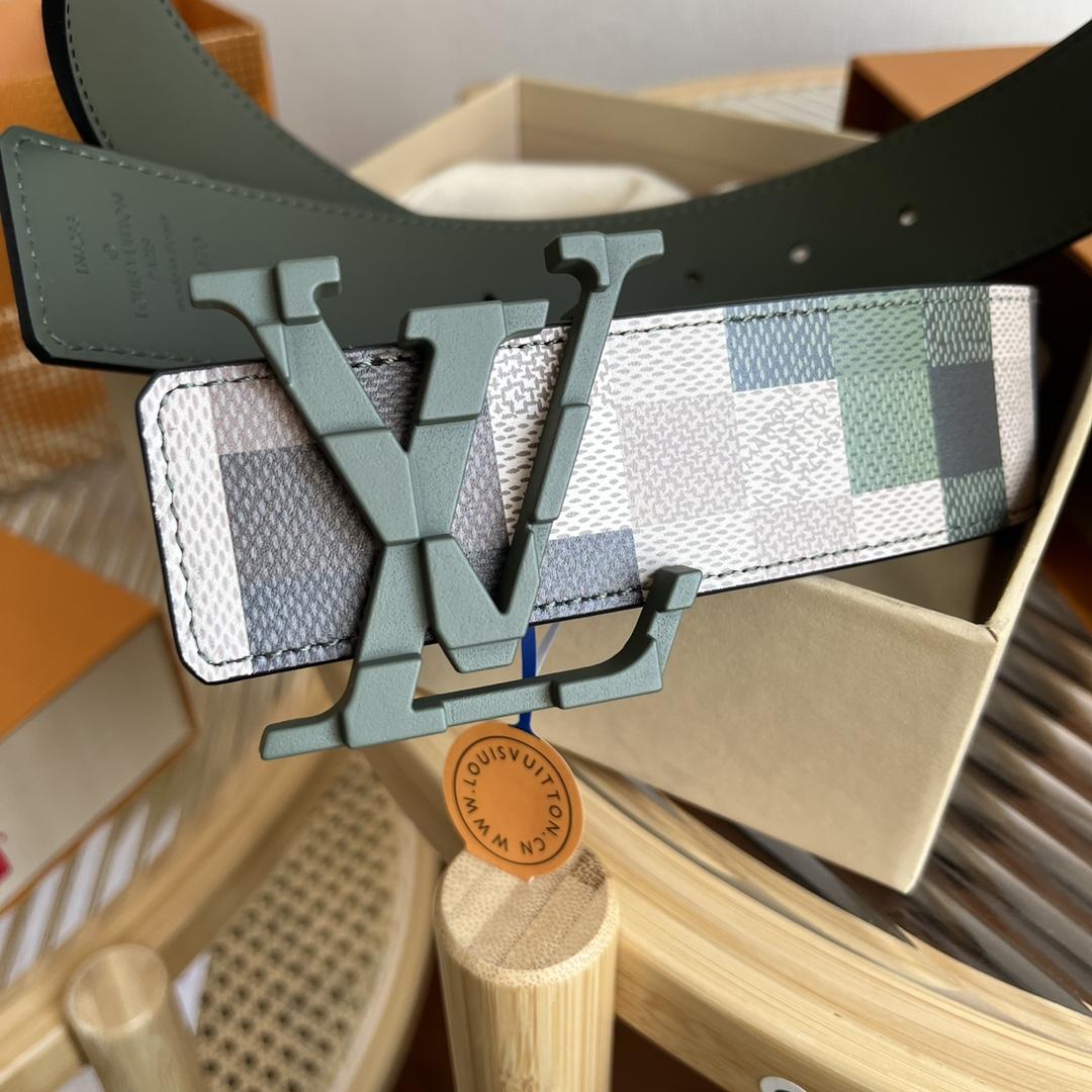 Louis Vuitton LV Mega Pixel 40mm Reversible Belt   M8470V - 