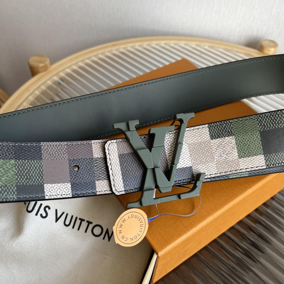 Louis Vuitton LV Mega Pixel 40mm Reversible Belt   M8470V - 