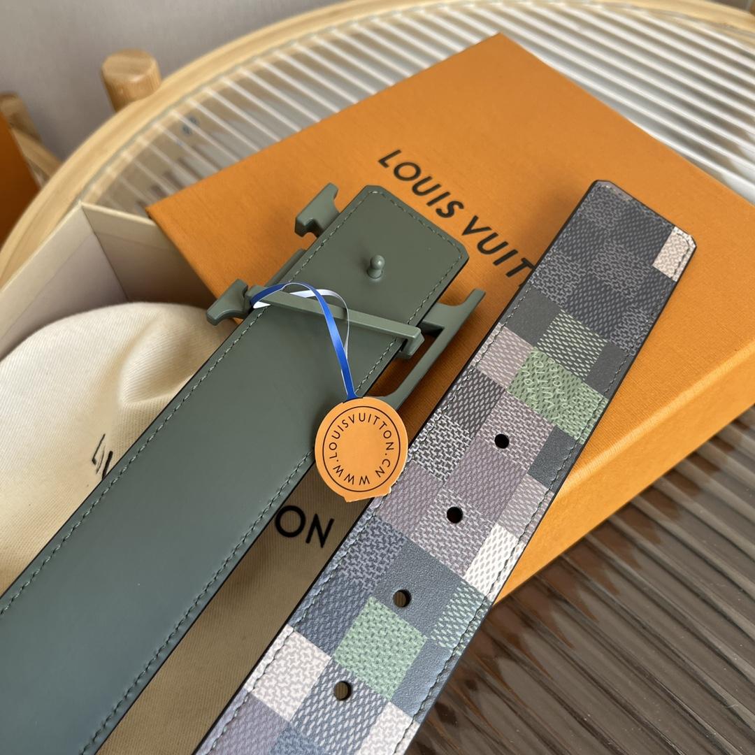 Louis Vuitton LV Mega Pixel 40mm Reversible Belt   M8470V - 