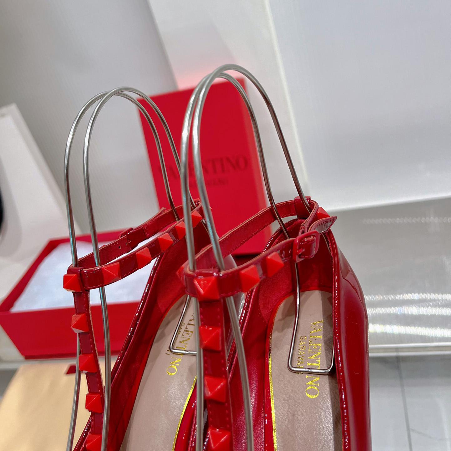Valenti Rockstud Patent Leather Pumps With Matching Studs 100mm - 